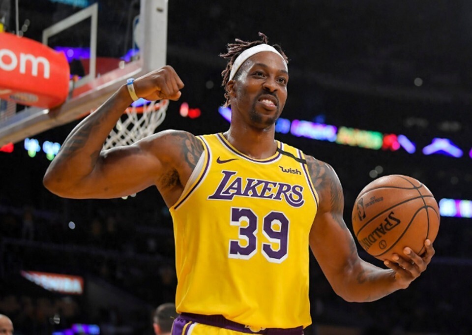 詹姆斯晒与布朗尼打高尔夫：与儿子共度美好时光如今尤为珍贵（詹姆斯分享与布朗尼同场挥杆：当下与儿子相伴格外珍贵）