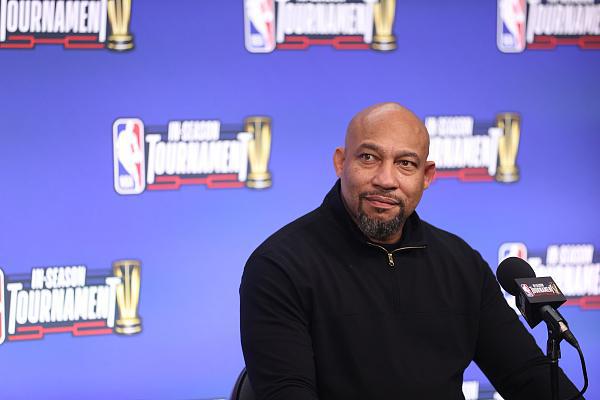 球迷：请你继续保持这个火力！（球迷：请继续火力全开！）