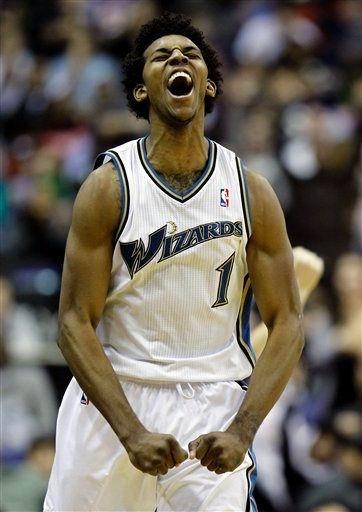 德甲官博祝贺邵佳一：期待邵佳一带领中国国家队走向更高舞台（德甲官微致贺邵佳一：期待其率国足迈向更高舞台）