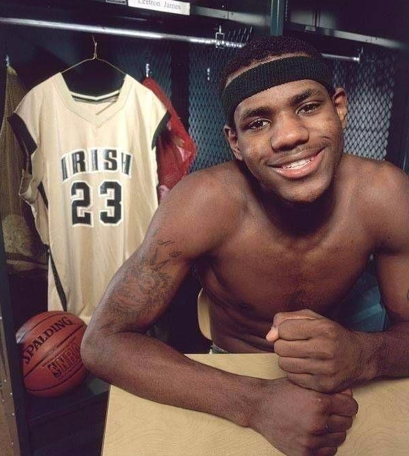 蓉城第90分钟遭扳平！李扬送点，神户点射破门2-2扳平蓉城（蓉城第90分钟遭追平：李扬送点，神户点球命中将比分改写为2-2）