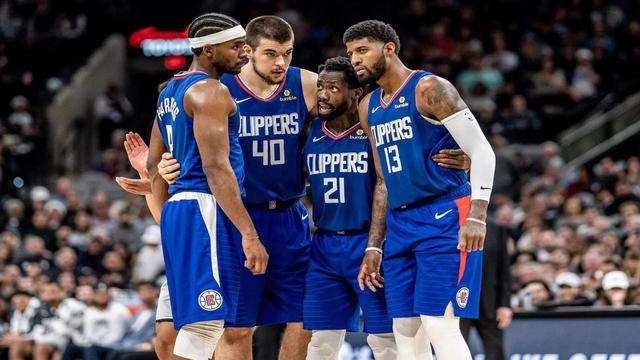 斯帕莱蒂：迪格雷戈里奥是一门；库普踢中卫就是为了参与进攻（斯帕莱蒂：迪格雷戈里奥是门将；让库普踢中卫是为了更好地参与进攻）