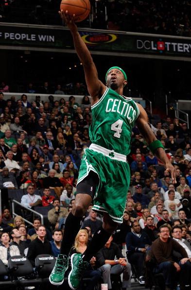 每体盘点巴萨青年队6名潜力右后卫：埃斯帕特最接近一线队（每体梳理巴萨青训6位右后卫新星：埃斯帕特最有望上调一线队）