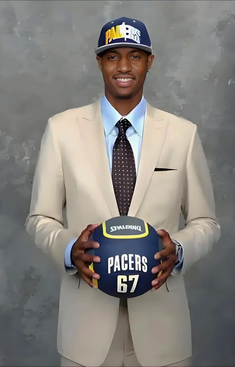 阿莫林：德利赫特需找回在贾府初期那种自信，控球还能提升（阿莫林：德利赫特需重拾阿贾克斯初期的自信，出球与控球仍有提升空间）