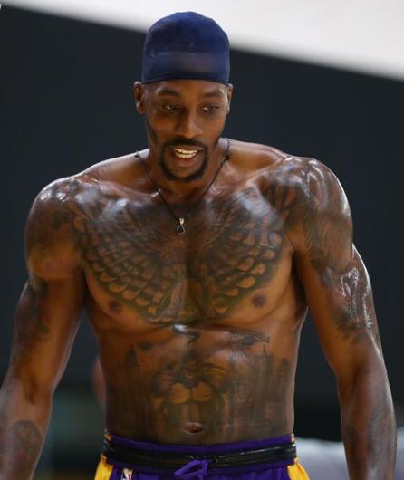 拉波尔塔承诺与弗里克续约：他的地位已稳固，会见证球场完工（拉波尔塔确认弗里克将续约：帅位稳固，将见证球场竣工）